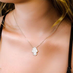 שרשרת חמסה גדולה מכסף מעוטרת בזירקונים