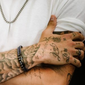 צמיד כפול עם אלמנט כפול