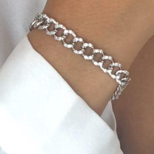 צמיד גורמט דק משובץ זירקונים בצבע כסף