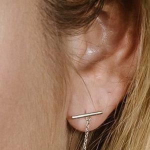 עגיל כסף 925 טהור עם אלמנט זרקן נופל