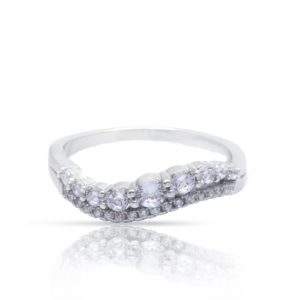 טבעת גל זרקני מכסף משובצת זירקונים