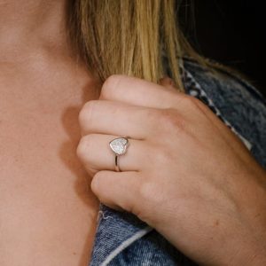 טבעת כסף לב