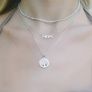 שרשרת MOM קטנה משובצת זירקונים