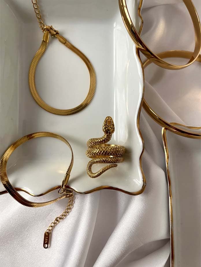 טבעת נחש וקלאופטרה