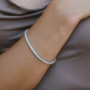 צמיד טניס משובץ זירקונים קטנים סוגר מהודר