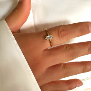 טבעת סוליטר מרקיזה פתוחה