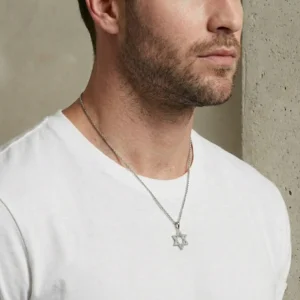 שרשרת כסף מגן דוד משובץ זירקונים לגבר