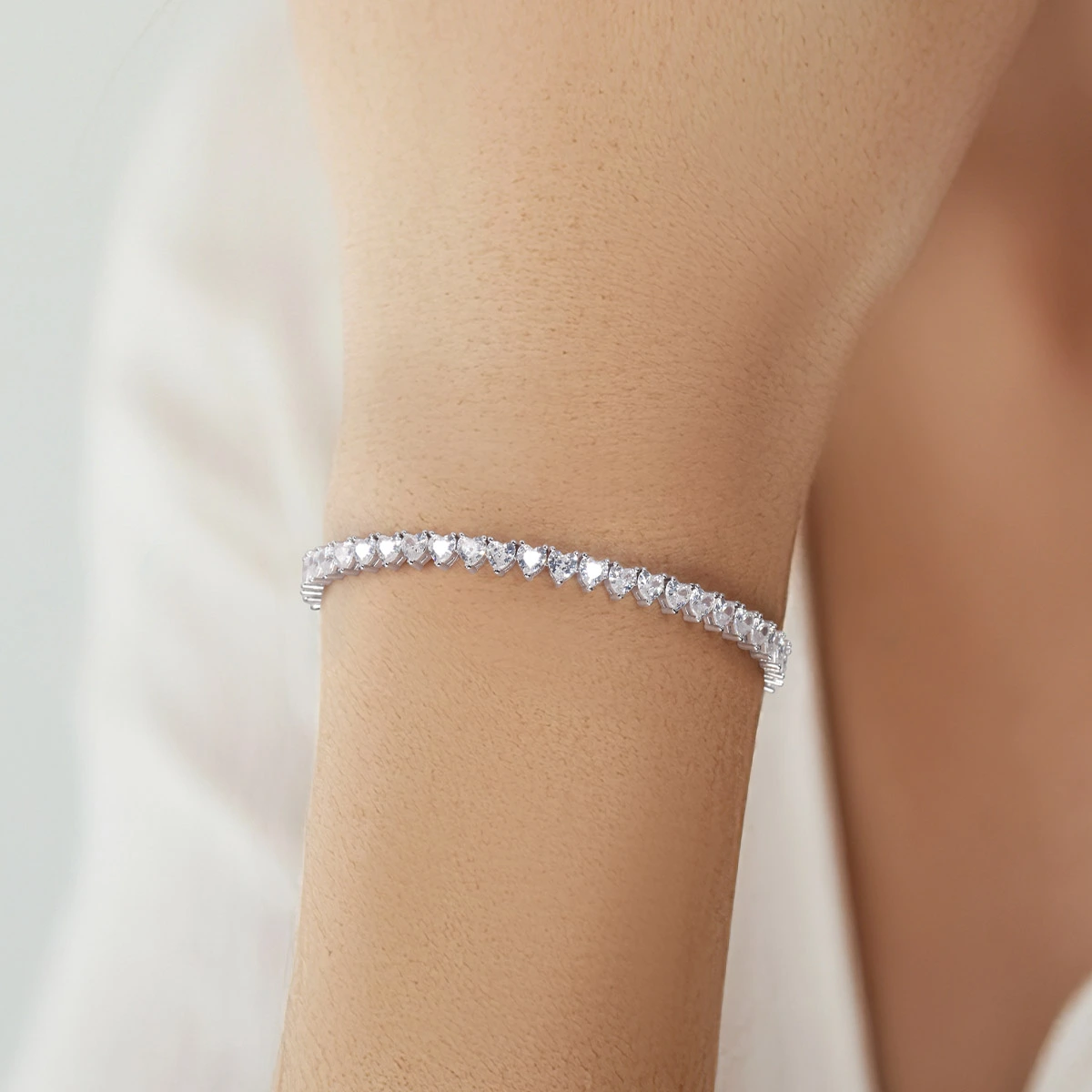 צמיד-לבבות-טניס-צמיד-טניס-לב-צמיד-טניס-לבבות-מכסף_1