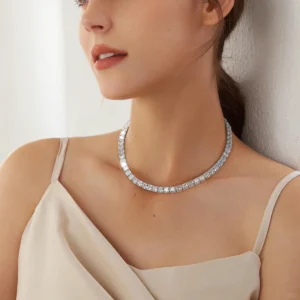 שרשרת טניס משובצת זירקונים מרובעים גדולים במיוחד – רויאל