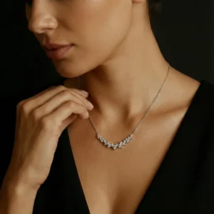 שרשרת מעוגלת עם שיבוץ בגדלים שונים